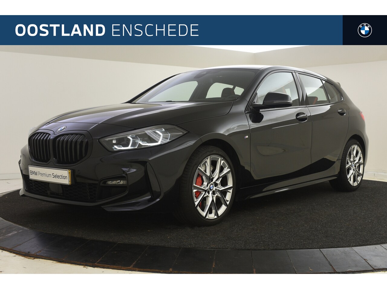 BMW 1-serie - 118i High Executive M Sport Automaat / M sportstoelen / Adaptieve LED / Head-Up / Stoelver - AutoWereld.nl