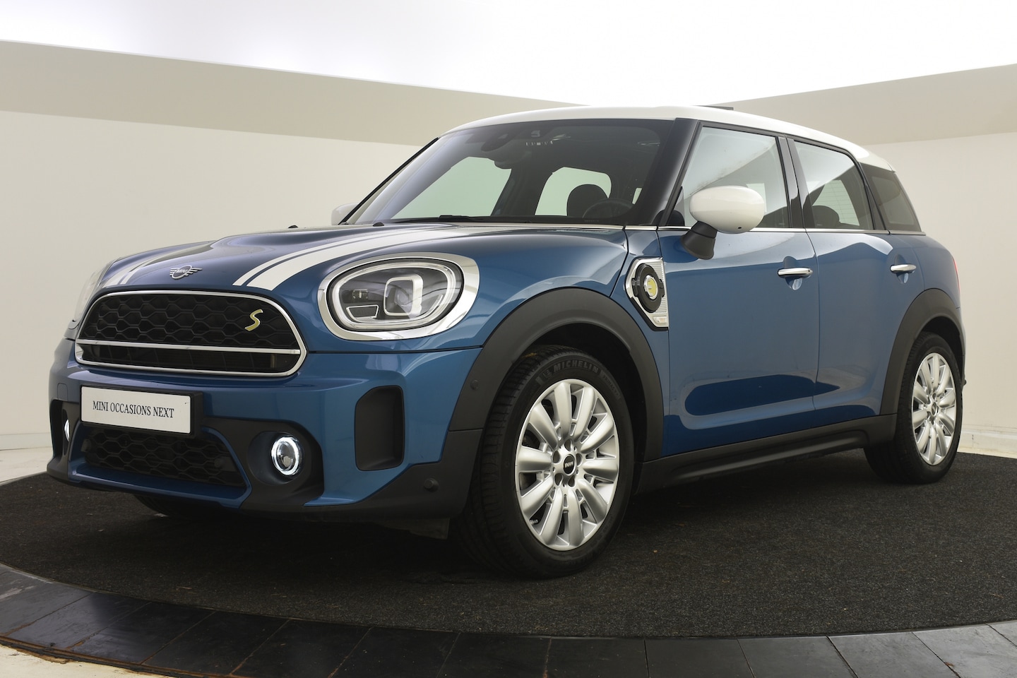 MINI Countryman - Cooper SE ALL4 Automaat / Panoramadak / Achteruitrijcamera / LED / Active Cruise Control / - AutoWereld.nl