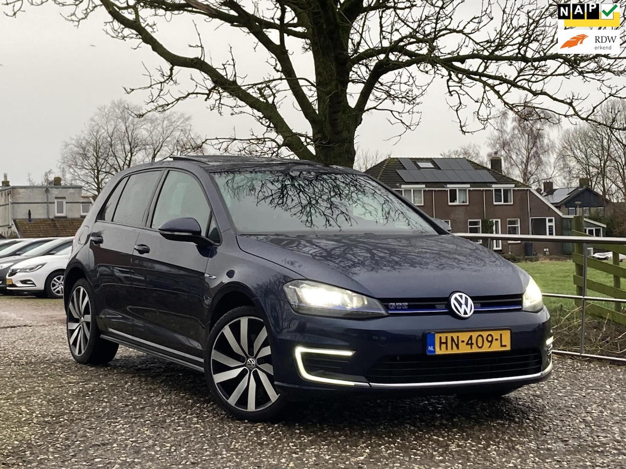 Volkswagen Golf - 1.4 TSI GTE | Schuif/kantel dak + Cruise + Clima nu € 10.450,-!!! - AutoWereld.nl