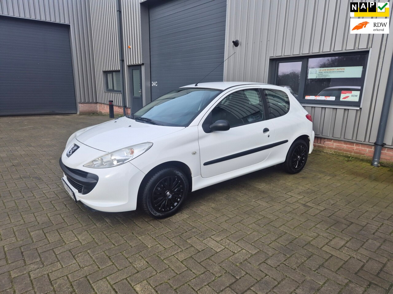 Peugeot 206 - 1.1 XR NETTE AUTO - AutoWereld.nl