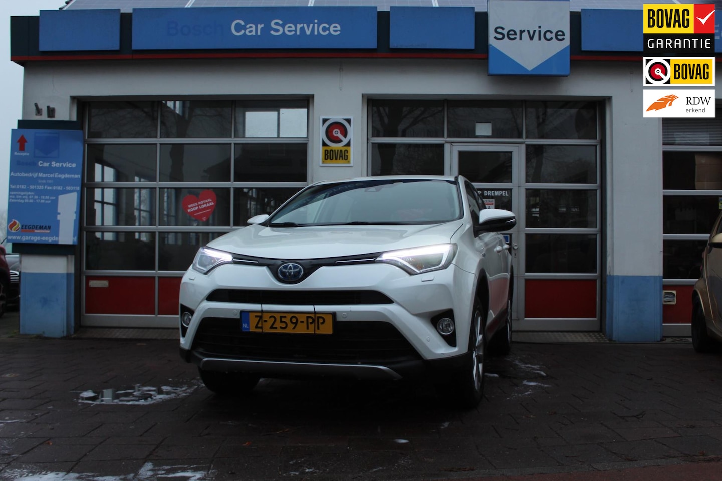 Toyota RAV4 - 2.5 Hybrid Executive Business 2.5 Hybrid Executive Business - AutoWereld.nl