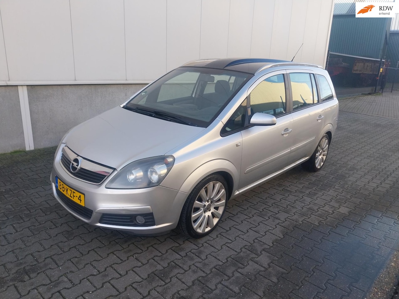 Opel Zafira - 2.2 Enjoy // 7 Persoons // Panoramadak! - AutoWereld.nl