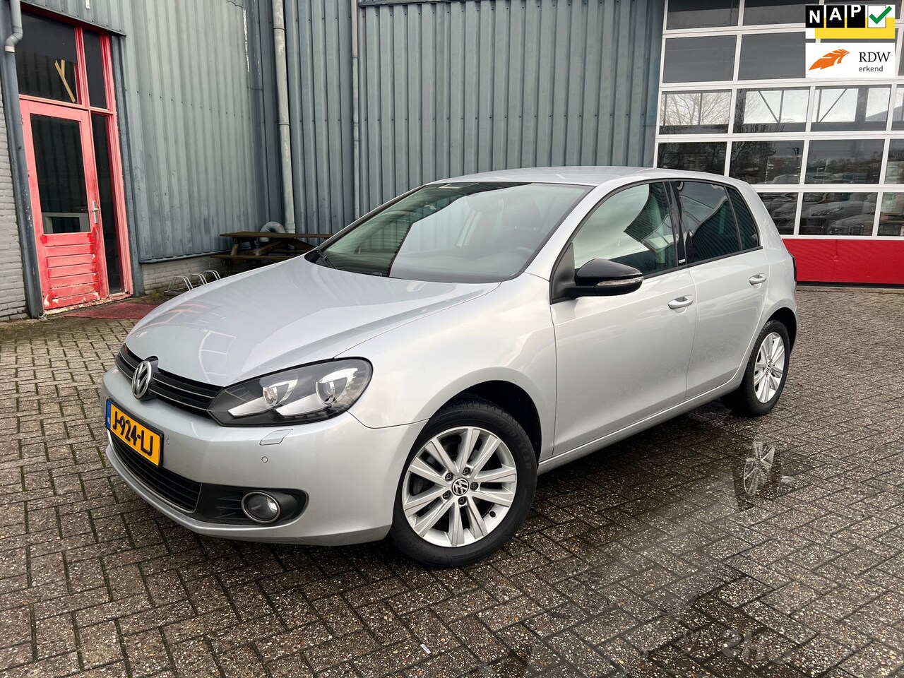 Volkswagen Golf - 1.2 TSI Highline BlueMotion Xenon/Led/Airco/Cruise/Navi/Apk/Nap - AutoWereld.nl