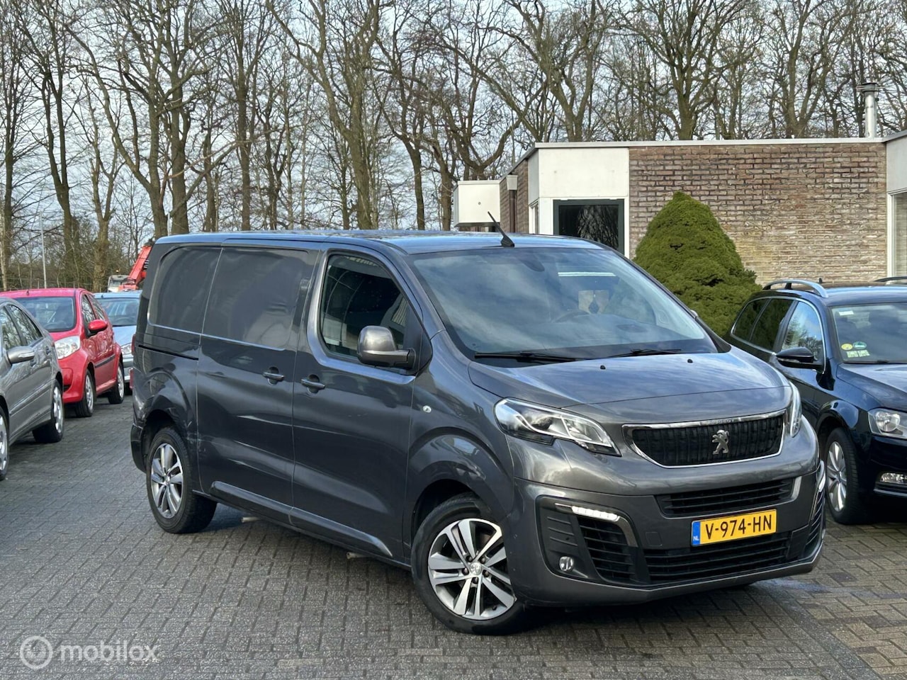 Peugeot Expert - Bestel 227S 2.0 BlueHDI 180 Premium Pack - AutoWereld.nl