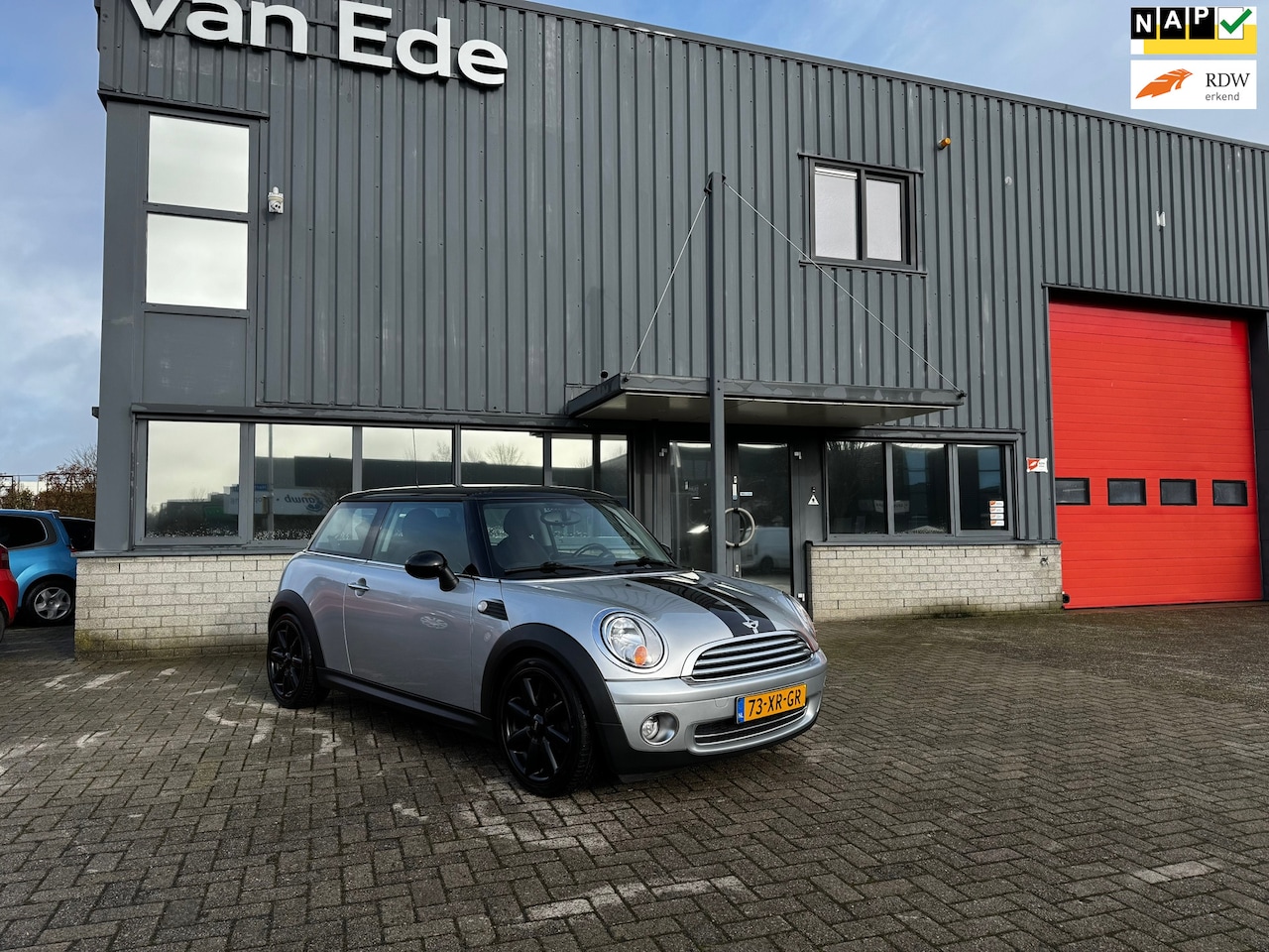 MINI Cooper - Mini 1.6 Chili Airco 17 Inch Zeer Mooi! - AutoWereld.nl