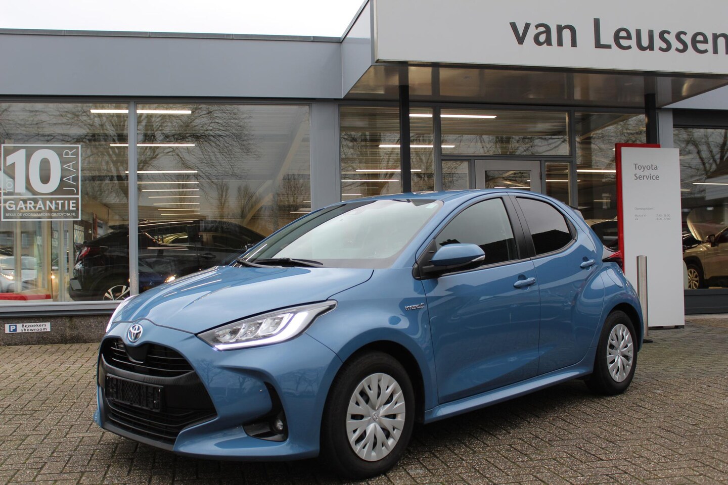 Toyota Yaris - 1.5 Hybrid DYNAMIC STOELVERW.LED PRIVACYGLASS APPLE/ANDRID CAMERA CILMA AD-CRUISE - AutoWereld.nl