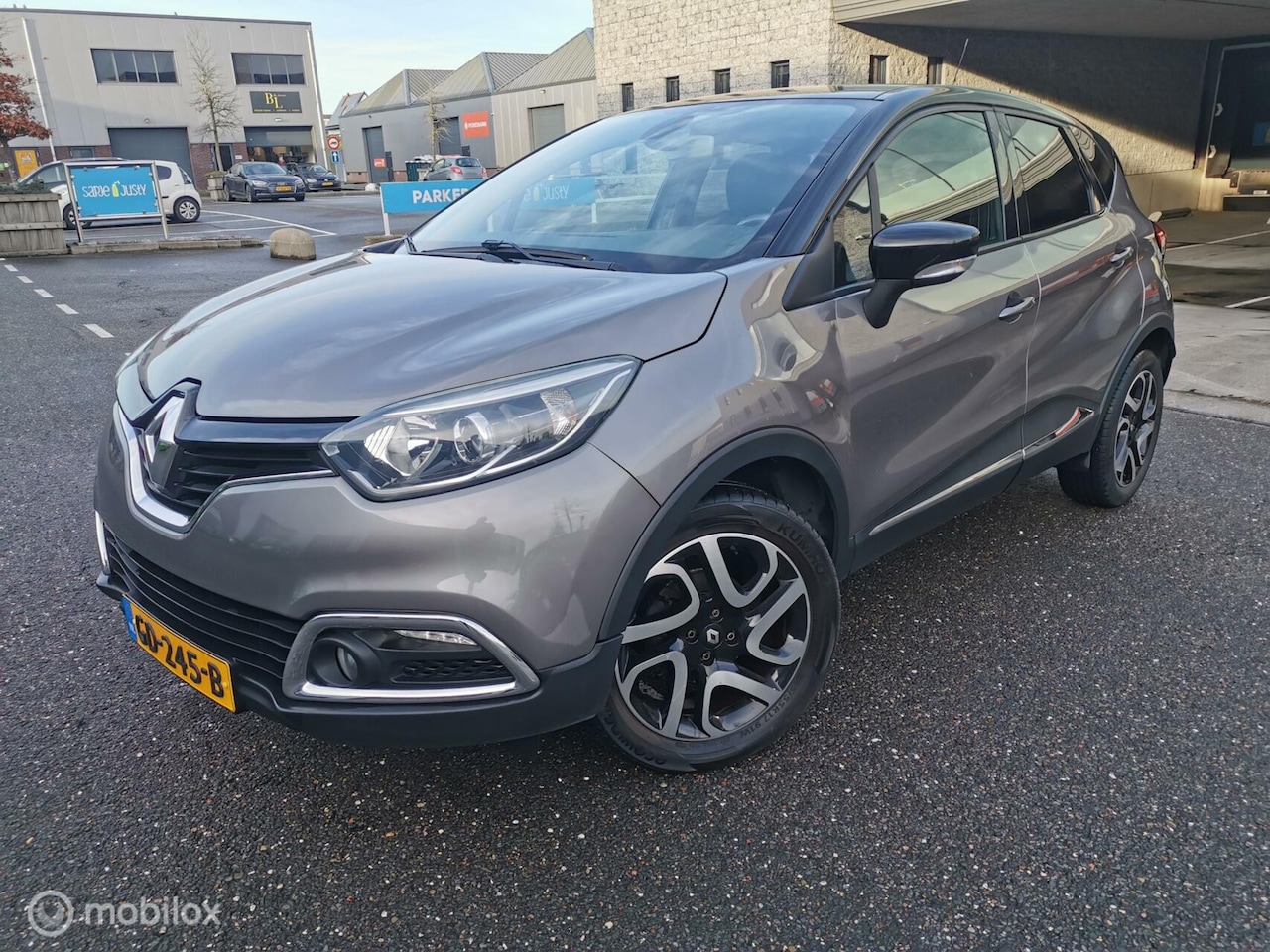 Renault Captur - 0.9 TCe Xmod NAvi / Clima / Camera / Trekhaak / NAP - AutoWereld.nl