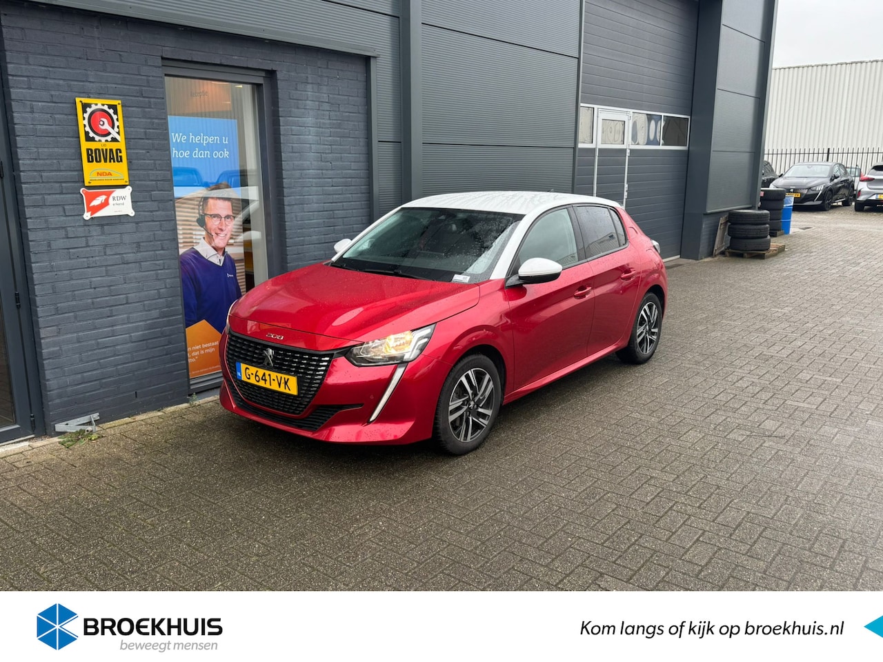 Peugeot 208 - 1.2 PureTech 100pk Blue Lease Allure | Nieuw model | Carplay | Navigatie | Parkeersensoren - AutoWereld.nl