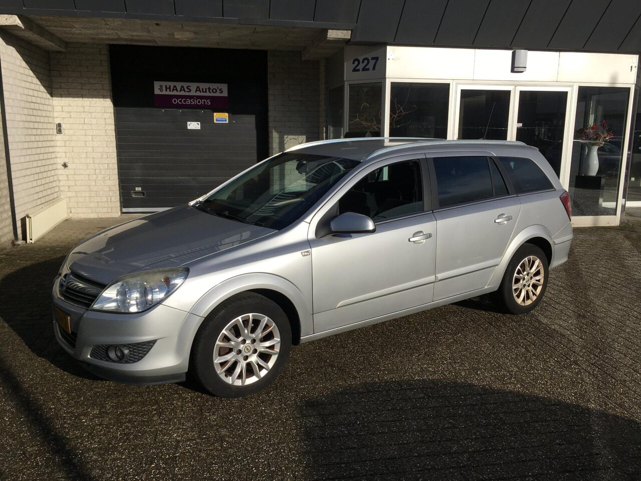 Opel Astra Wagon - 1.6 Temptation / APK 2026 / ALU VELGEN / METALLIC - AutoWereld.nl