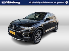 Volkswagen T-Roc - 1.5 TSI Style Business / Panoramadak / Virtual Cockpit / Elect..Achterklep / Full Led verl