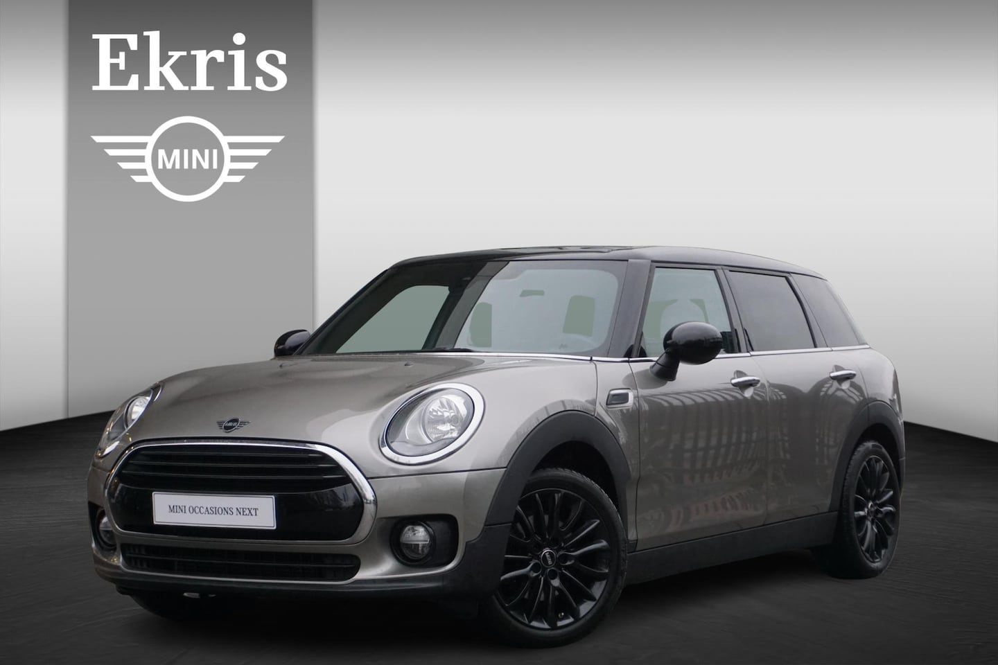 MINI Clubman - Cooper Business Edition | Automatische transmissie | 17" LM wielen Net Spoke zwart | Alarm - AutoWereld.nl