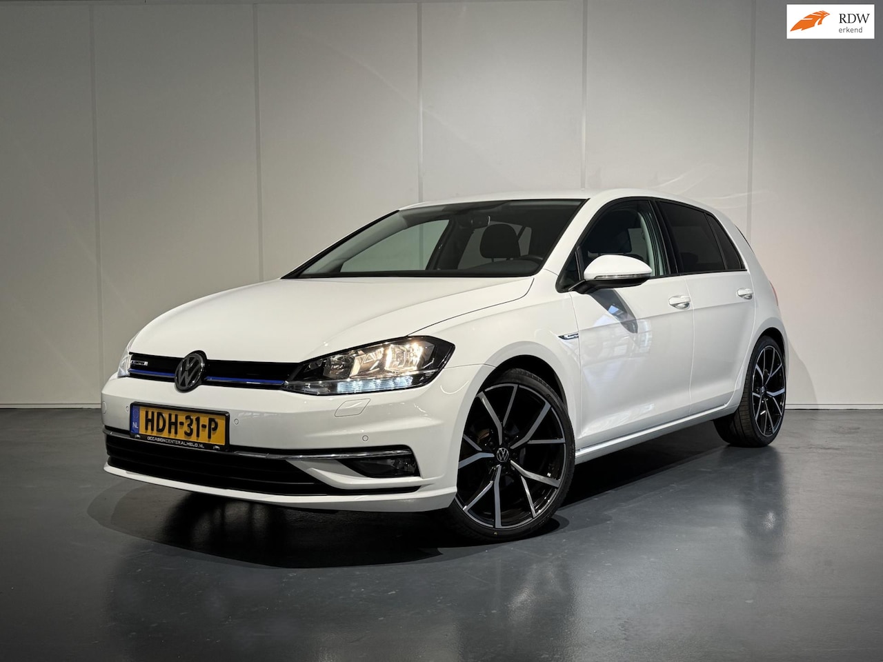 Volkswagen Golf - 1.5 TSI Business DSG /Clima/ACC/PDC/CarPlay/LED - AutoWereld.nl