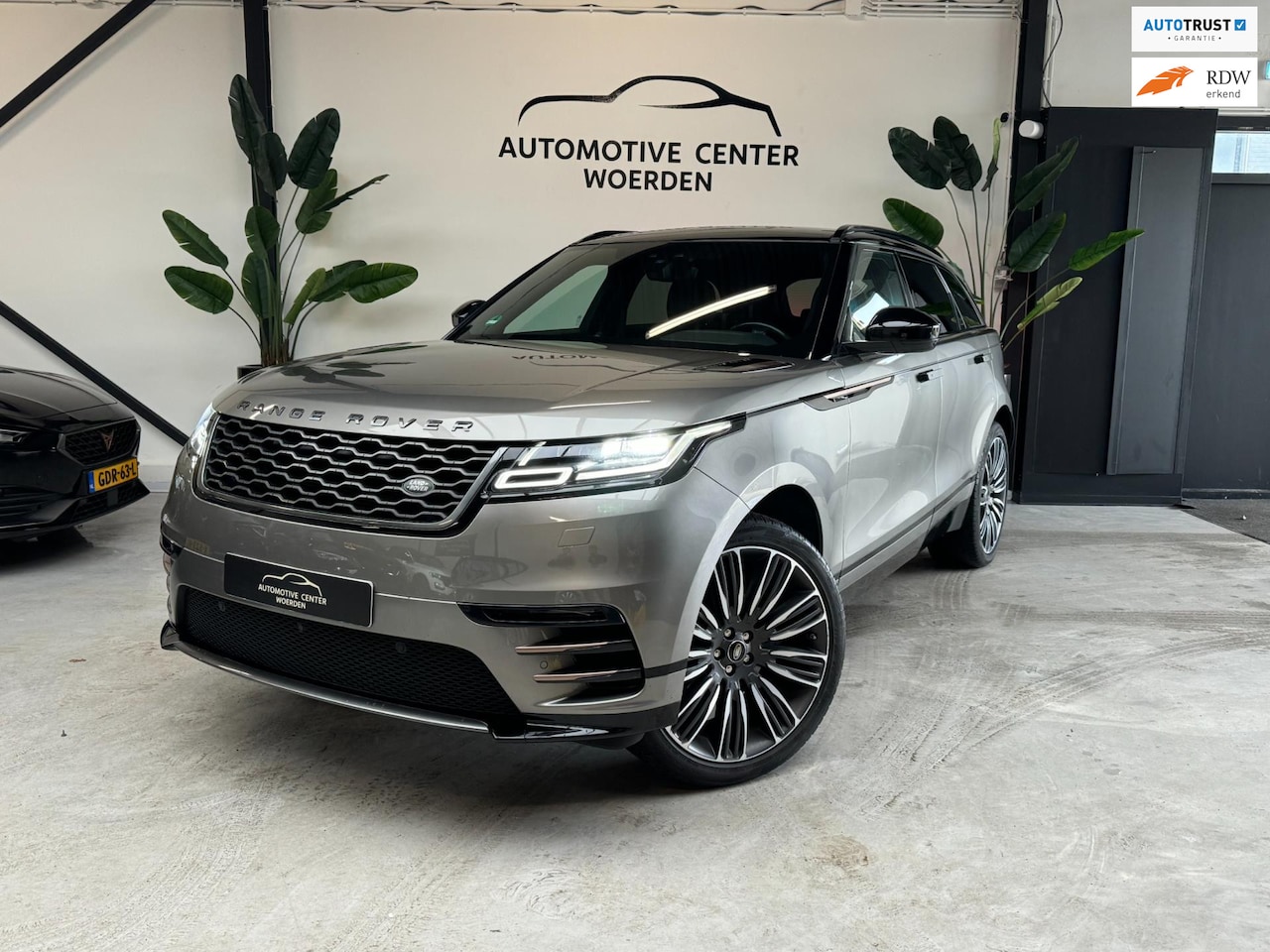 Land Rover Range Rover Velar - 2.0 AWD R-Dynamic S PANO MEMORY LEDER - AutoWereld.nl