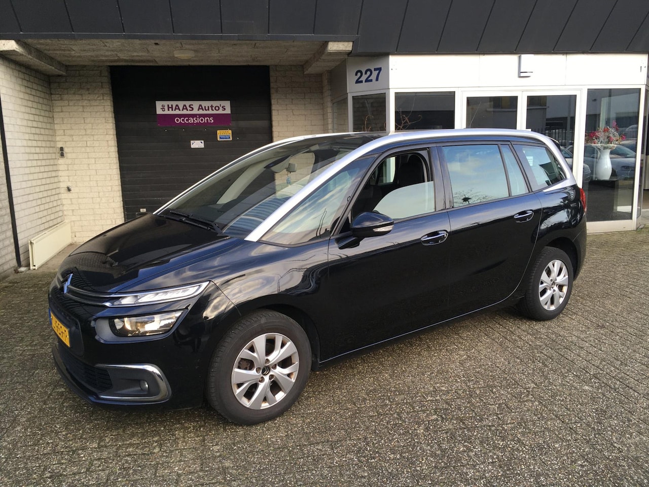 Citroën Grand C4 Picasso - 1.6 BlueHDi Business / 7 SEATS / DEALER OH / AUTOMATIC / NAVI / CLIMATE / ALU VELGEN - AutoWereld.nl