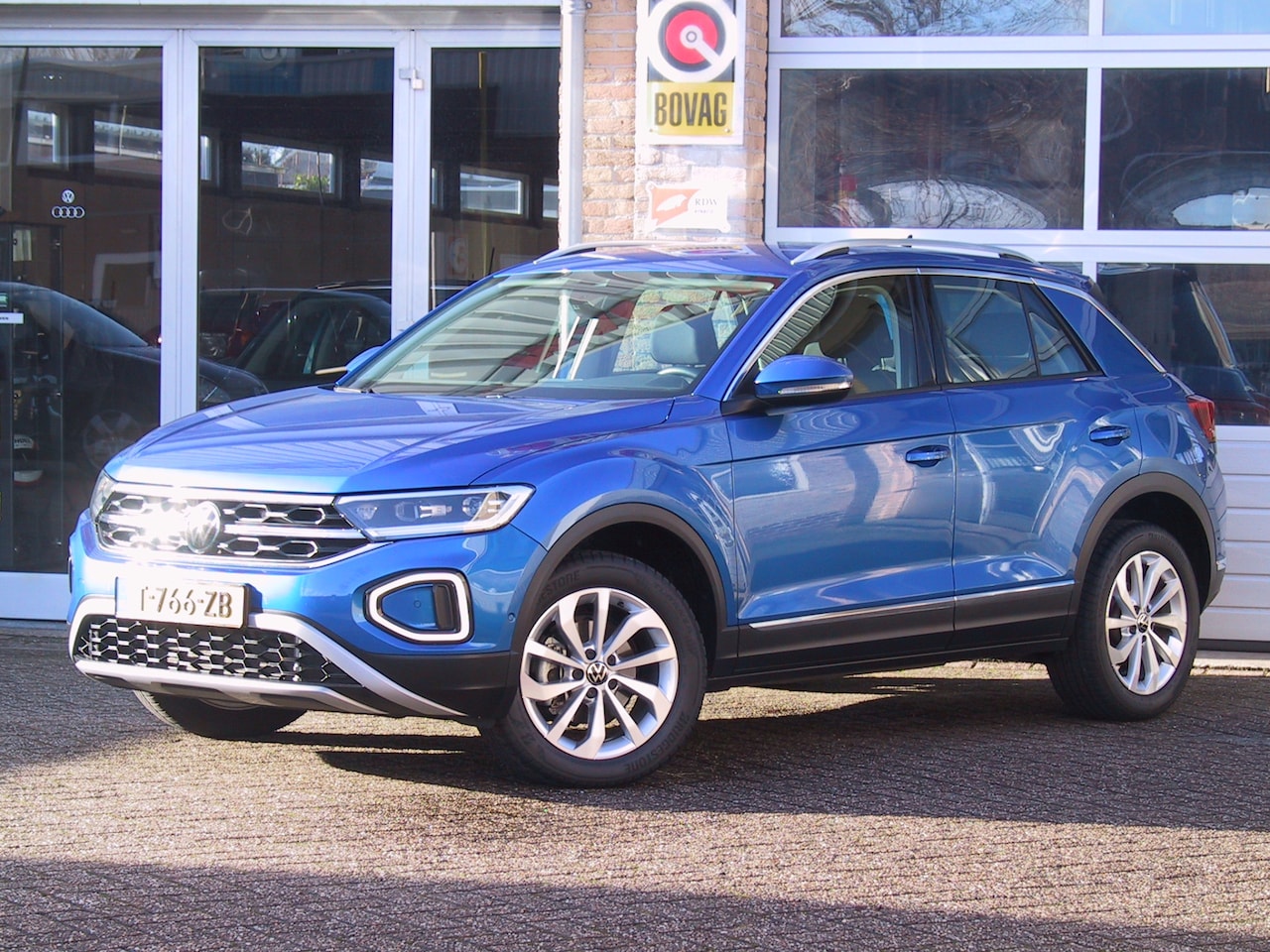 Volkswagen T-Roc - 1.5 TSI Style App connect - AutoWereld.nl