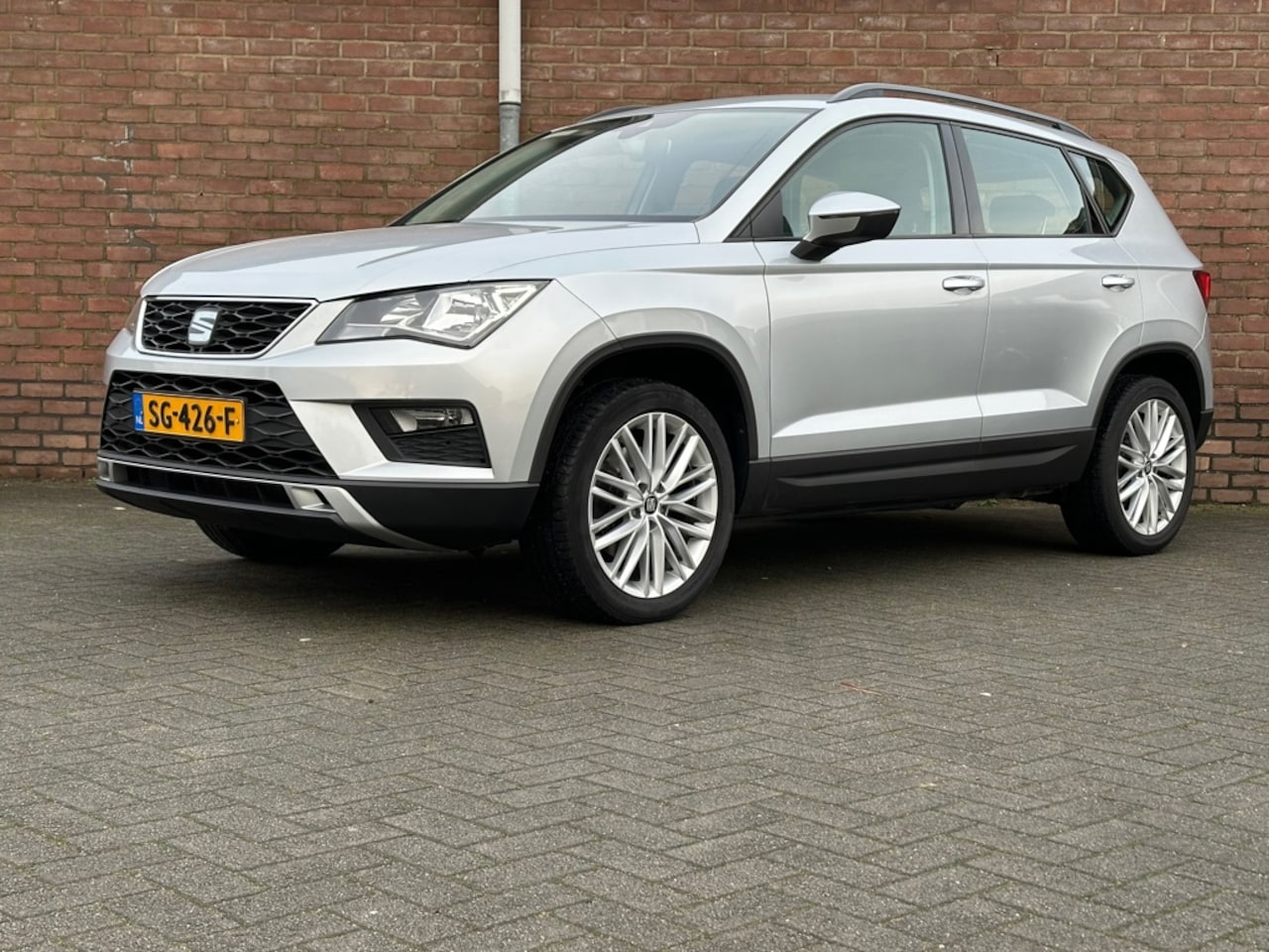 Seat Ateca - 1.0 EcoTSI Style | Trekhaak | Carplay | PDC - AutoWereld.nl