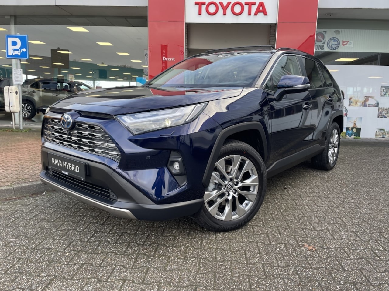 Toyota RAV4 - 2.5 Hybrid Executive AWD | 360 graden camera | Pano | Stuur + st - AutoWereld.nl