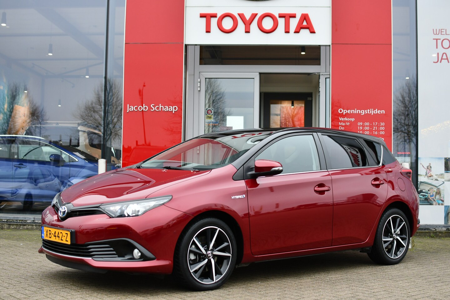 Toyota Auris - 1.8 Hybrid Dynamic Ultimate Automaat 136pk | PDC vóór- & achter | Climate- & Cruise contro - AutoWereld.nl