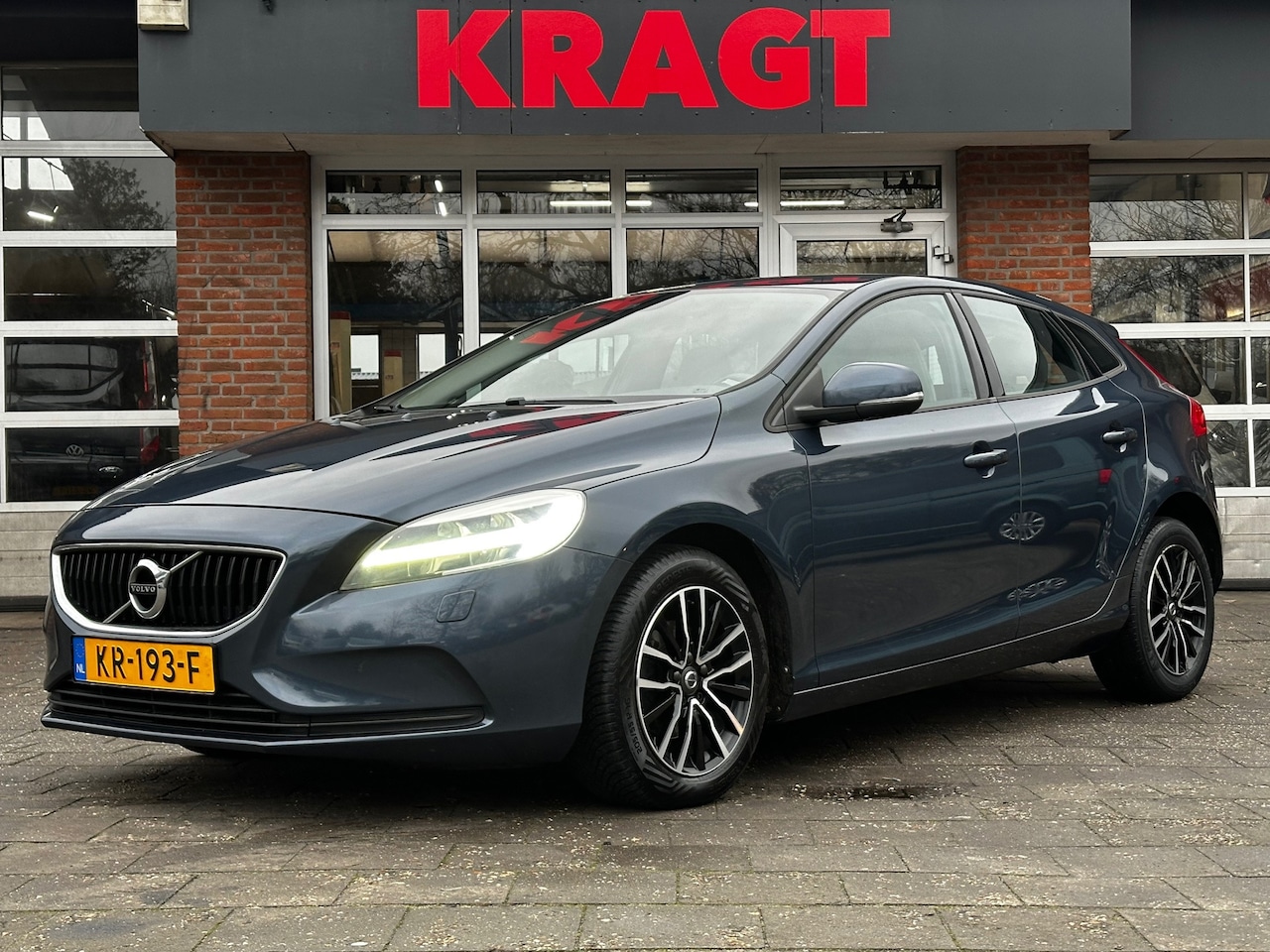 Volvo V40 - Nordic+ 2.0 D2 120 PK - Leder - LED - zuinig! - AutoWereld.nl