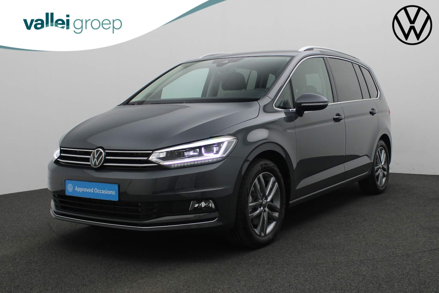 Volkswagen Touran - 7 pers. 1.5 TSI 150PK DSG Highline | Navi | Stoelverwarming | Parkeersensoren voor/achter - AutoWereld.nl