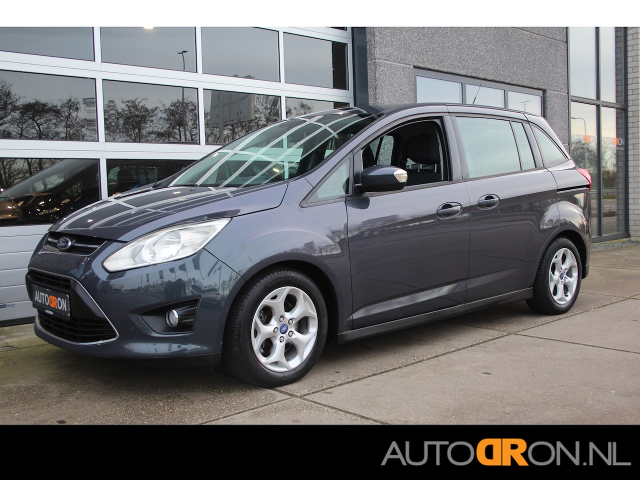 Ford Grand C-Max - 1.6-16v 126 Pk 4 Cilinder Edition Plus Navigatie LM Trekhaak - AutoWereld.nl