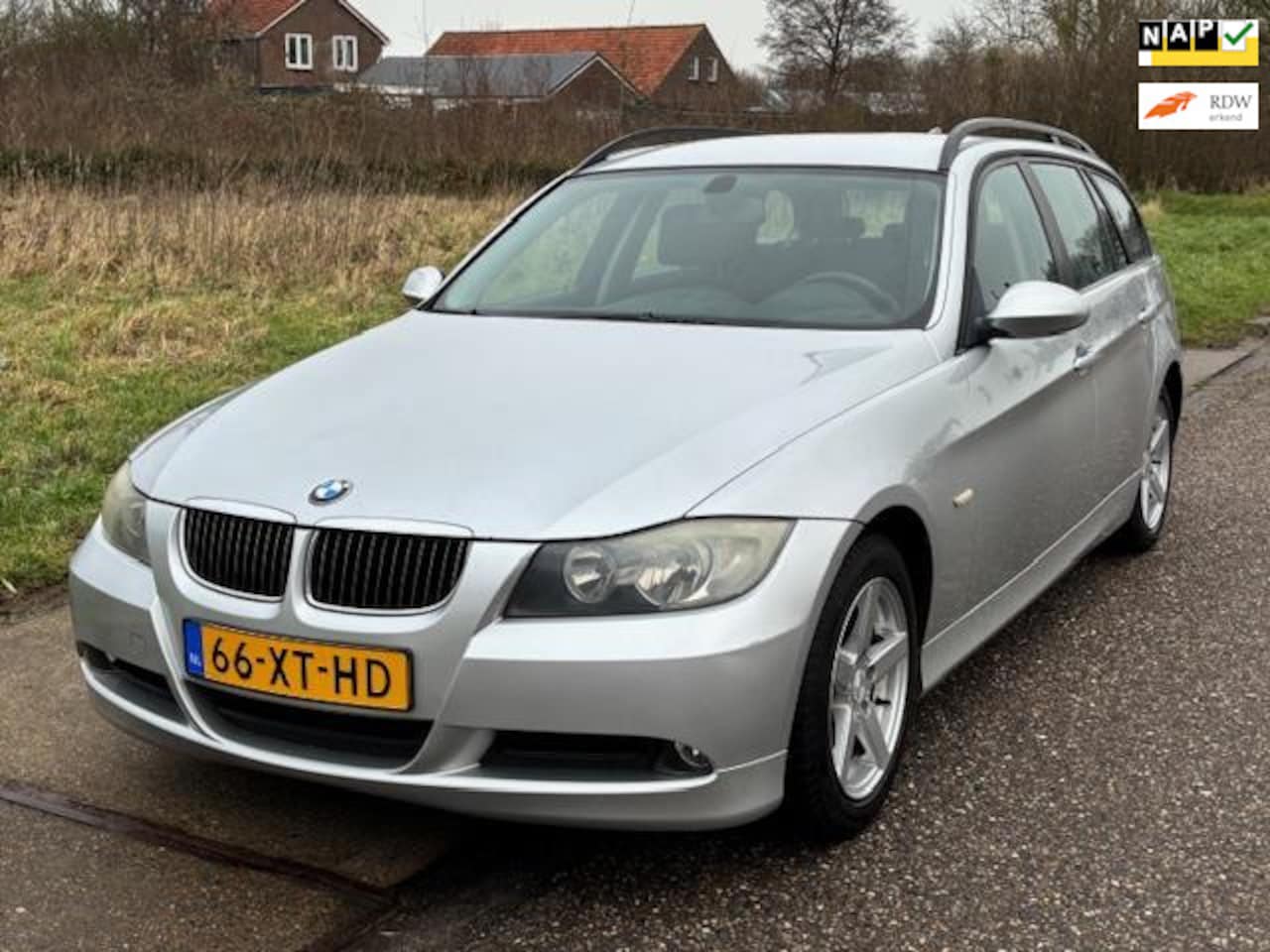 BMW 3-serie Touring - 318i Business Line ECC PDC Audio-CD/Navigatie El. pakket LMV 16" Cruisecontrol Dealeronder - AutoWereld.nl