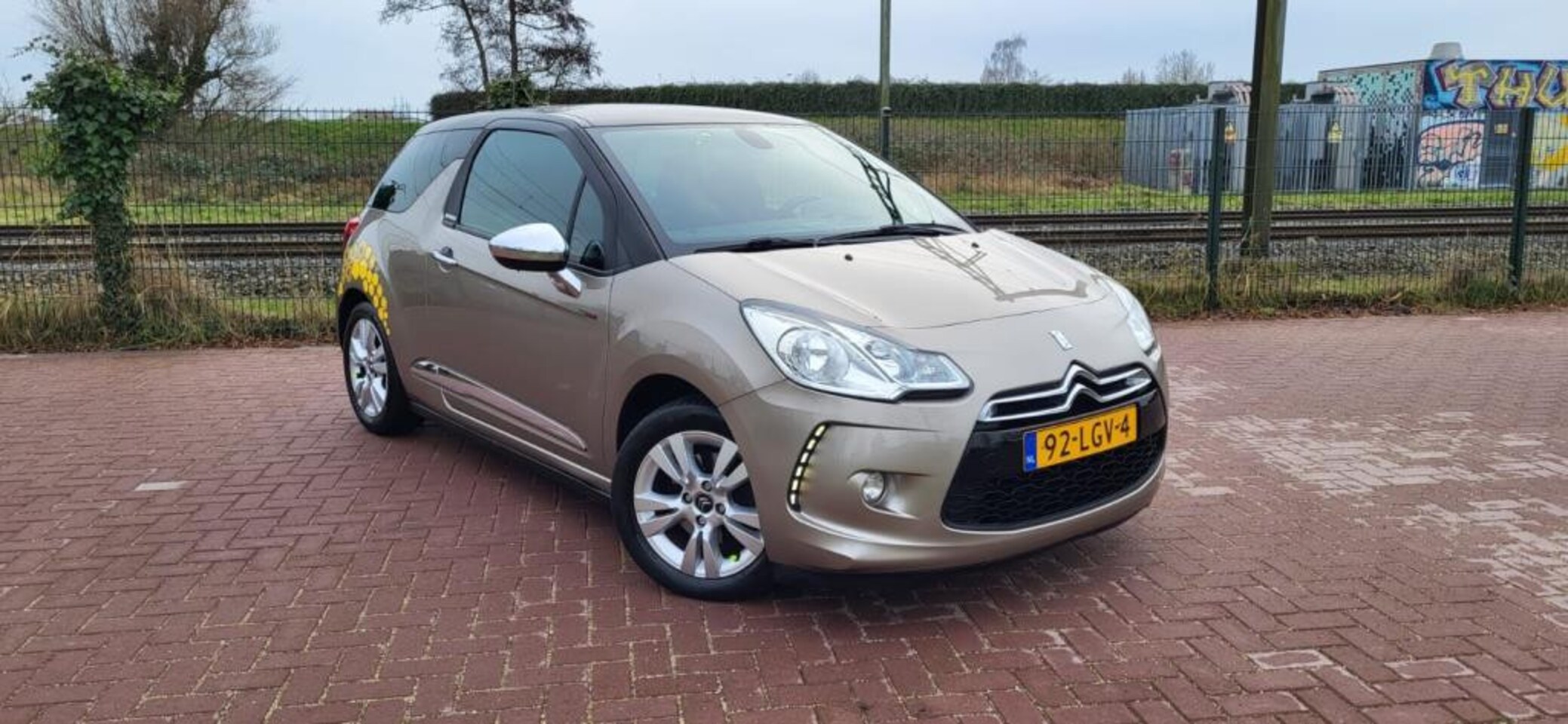 Citroën DS3 - 1.6 So Chic 163.939 NAP + Dealeronderhouden - AutoWereld.nl