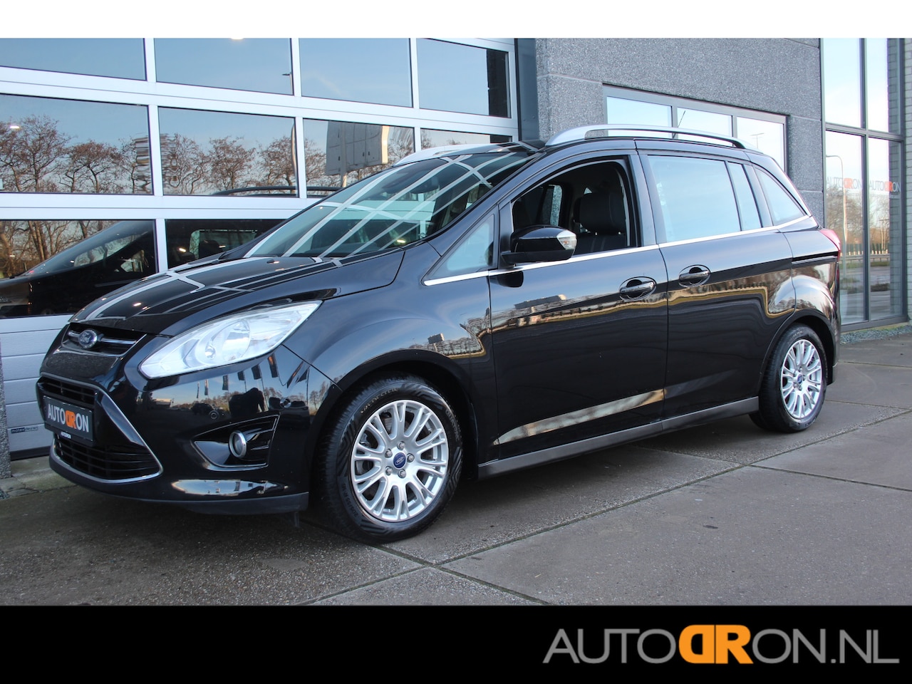 Ford Grand C-Max - 1.6-16v 126 Pk 4 Cilinder Titanium 7persoons Navigatie Trekhaak LM - AutoWereld.nl