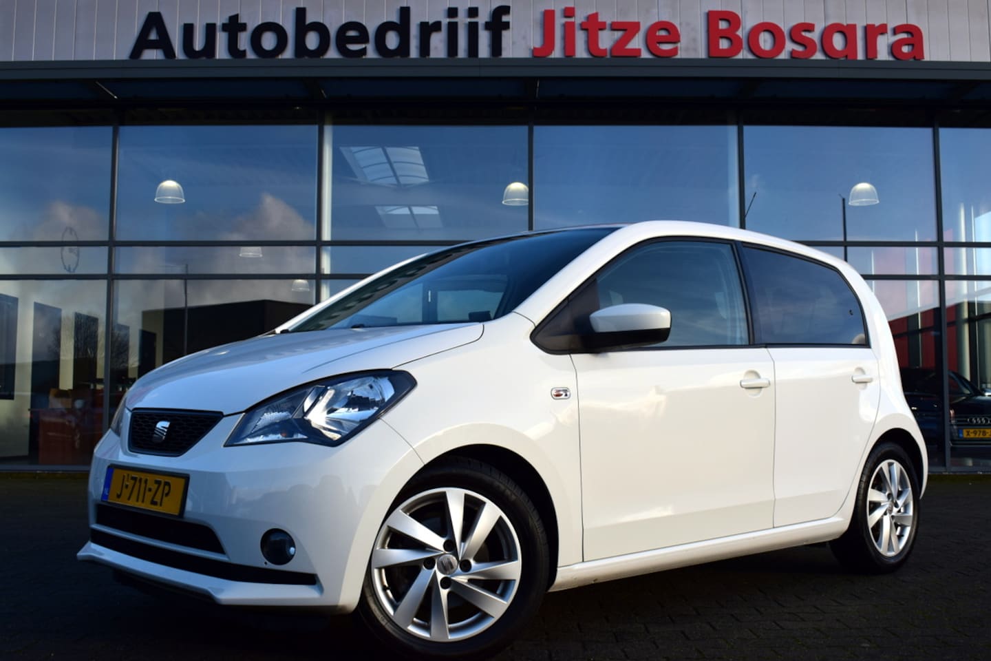 Seat Mii - 1.0 Style 5Drs Sport Full Map Navi | Airco | Telefonie | 15 Inch LMV | Isofix - AutoWereld.nl