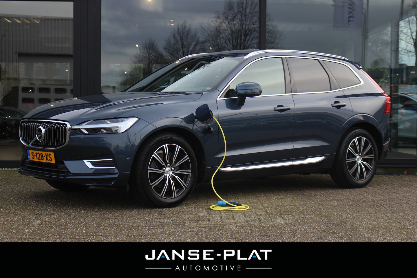 Volvo XC60 - 2.0 T8 TE AWD Inscription Pano | Luchtvering | 360 Cam | - AutoWereld.nl