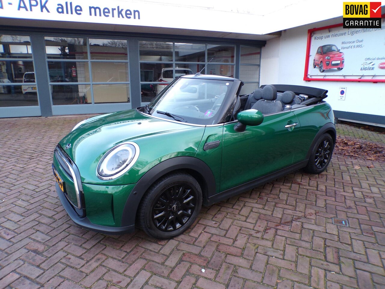 MINI Cabrio - 1.5 One Business Edition Navi./Apple Car Play Android/A.R Camera/Parkeersensoren V+A/Sport - AutoWereld.nl