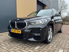 BMW X1 - (f48) sDrive20i 192pk Aut | ACC | Stoelverwarming | Sfeerverlichting |