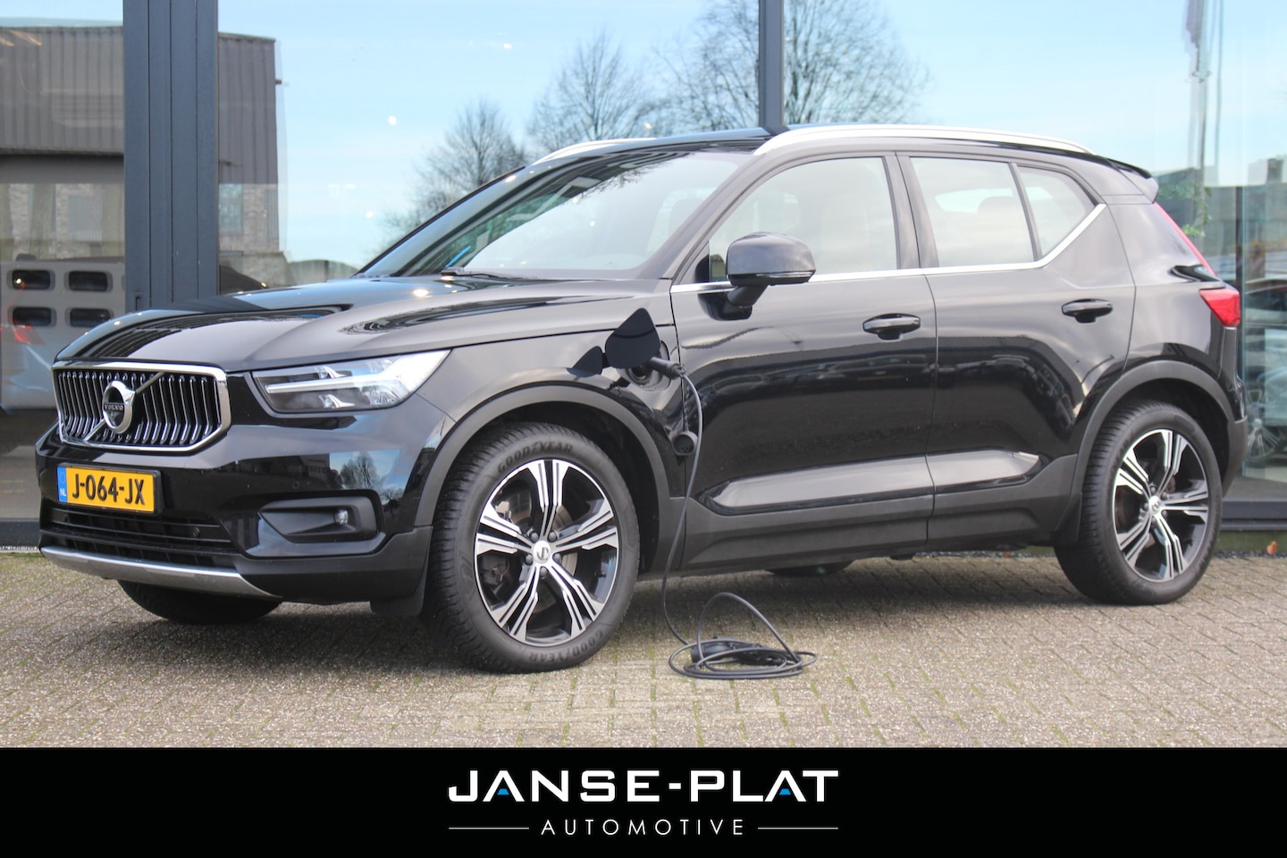 Volvo XC40 - 1.5 T5 Recharge Inscription Pano | Leder | Trekhaak| Pilot Ass. - AutoWereld.nl