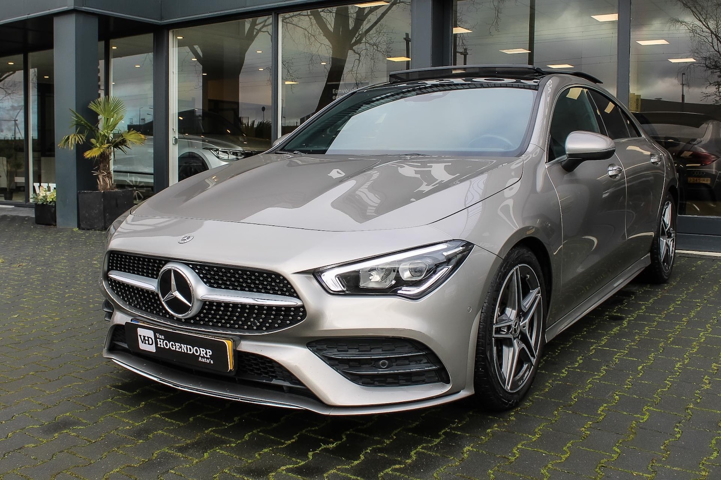 Mercedes-Benz CLA-Klasse - 180 Business AMG PANO NAVI SFEER CAMERA - AutoWereld.nl