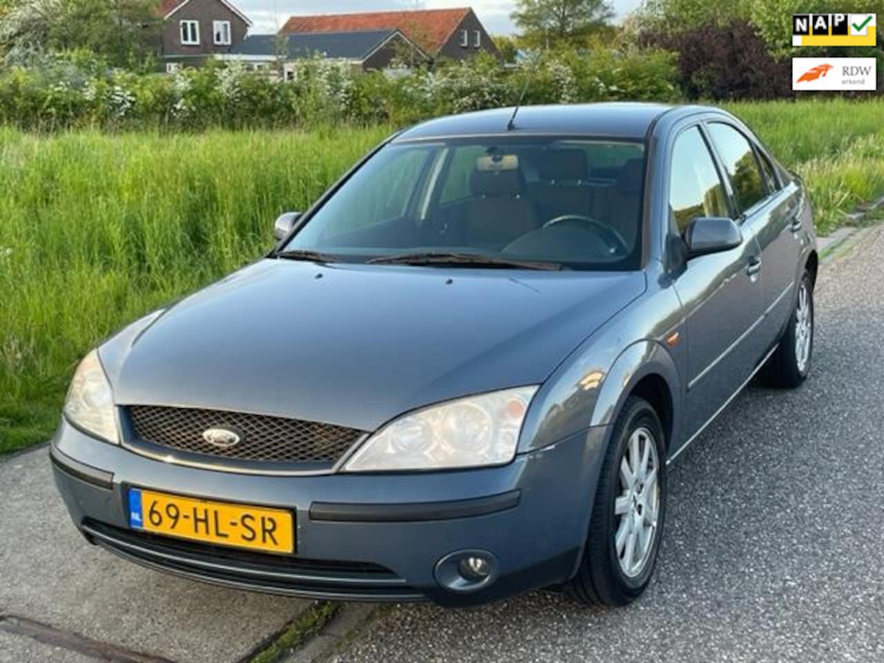 Ford Mondeo - 1.8-16V First Edition ECC Audio/CD Electric pakket Cruisecontrol 2 x airbag ABS LMV 16" De - AutoWereld.nl