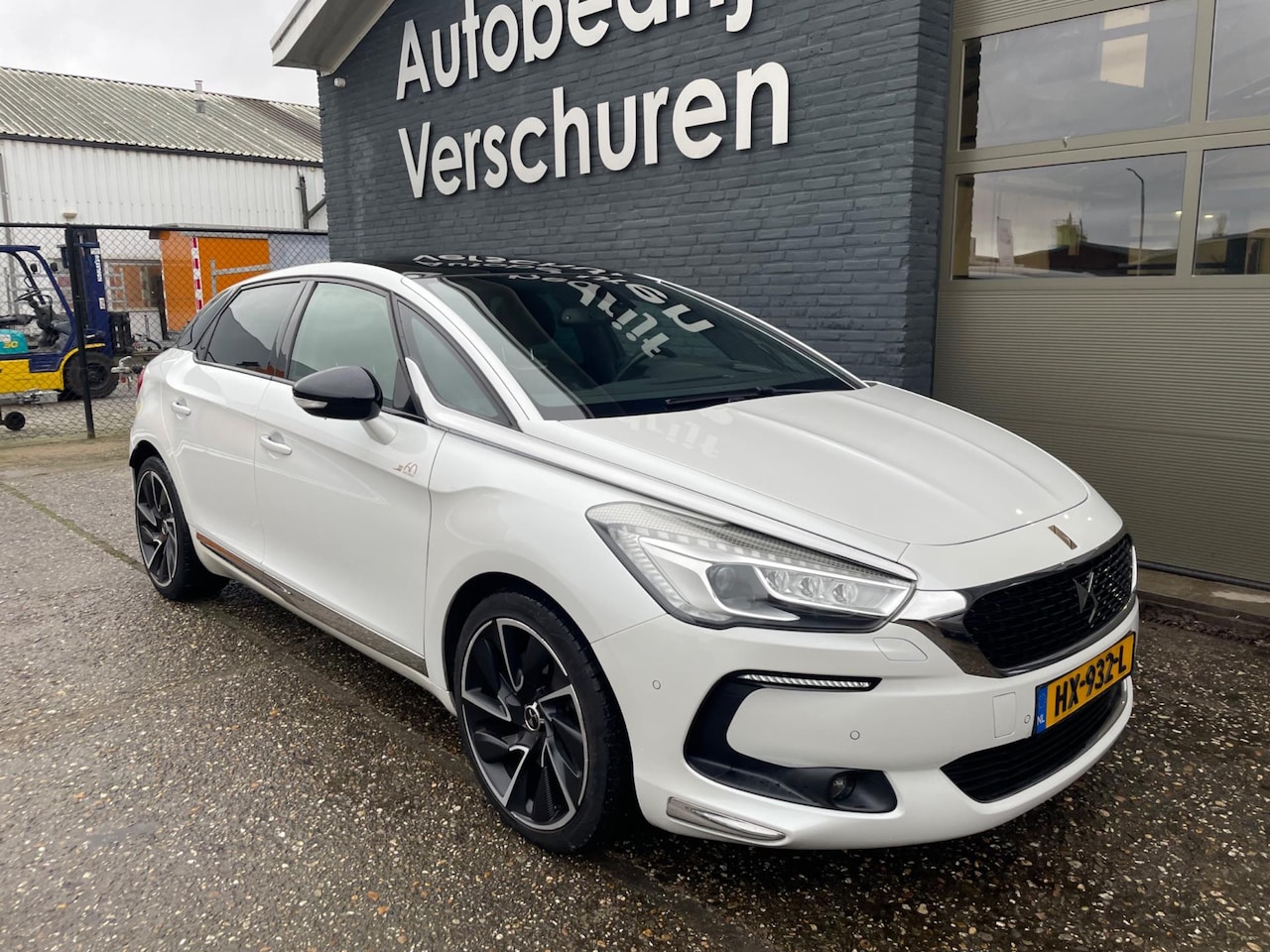 DS 5 - 2.0 BlueHDi Chic massage stoel trekhaak pano - AutoWereld.nl