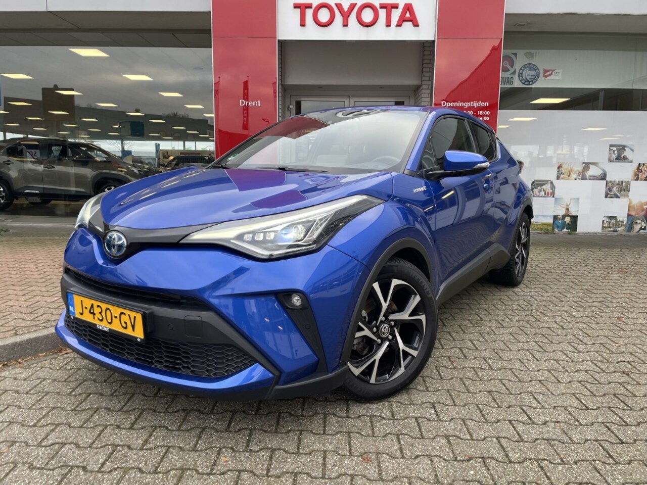 Toyota C-HR - 1.8 Hybrid First Edition | All Weather Navi | JBL | Sensoren v/a - AutoWereld.nl