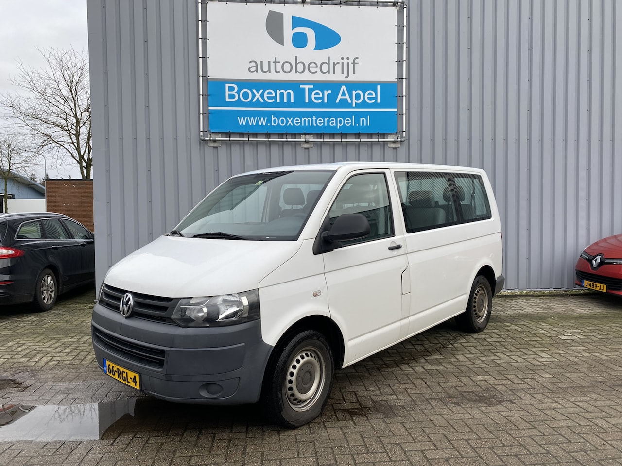 Volkswagen Transporter Kombi - 2.0 TDI L1H2 Trendline 9. persoons - AutoWereld.nl