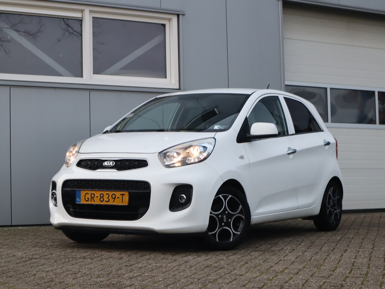 Kia Picanto - 1.0 CVVT First Edition / Facelift / Cruise / Led / Bluetooth - AutoWereld.nl