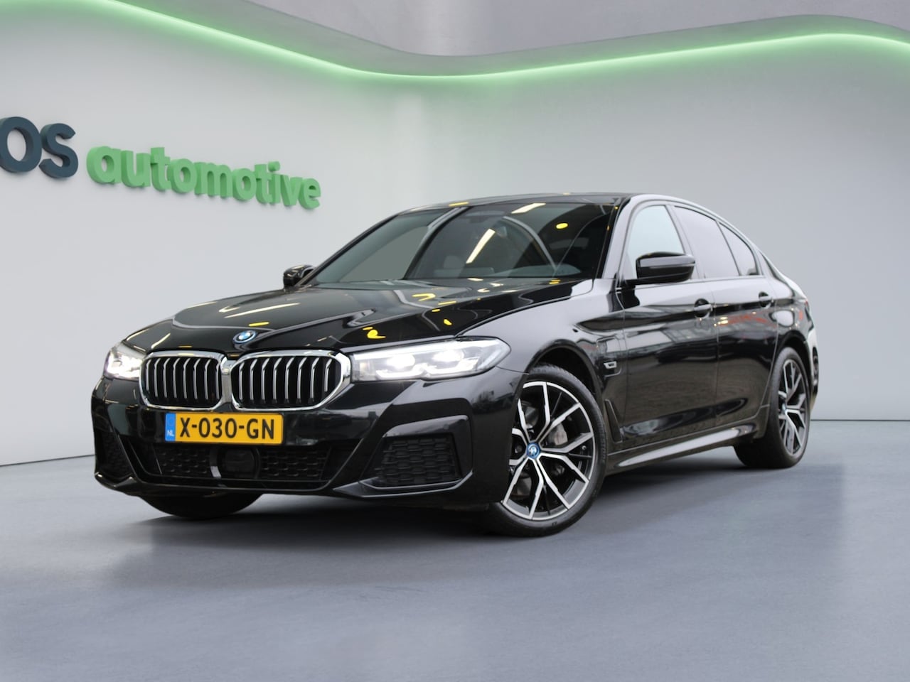 BMW 5-serie - 530e Business Edition Plus | M-SPORT | ACC | STUURW. VERWARMD | CAMERA | - AutoWereld.nl