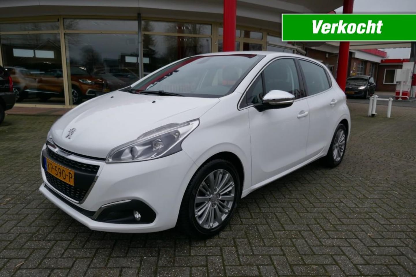 Peugeot 208 - 1.2 PURETECH ALLURE  CLIMA/APPLE CARPLAY-ANDROID AUTO - AutoWereld.nl