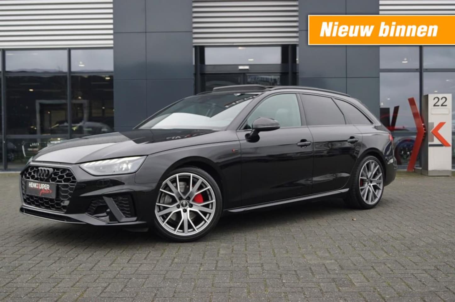 Audi A4 Avant - Avant 40 TFSI S-Line S-Tronic /Panodak/19 Inch LM/Matrix LED - AutoWereld.nl