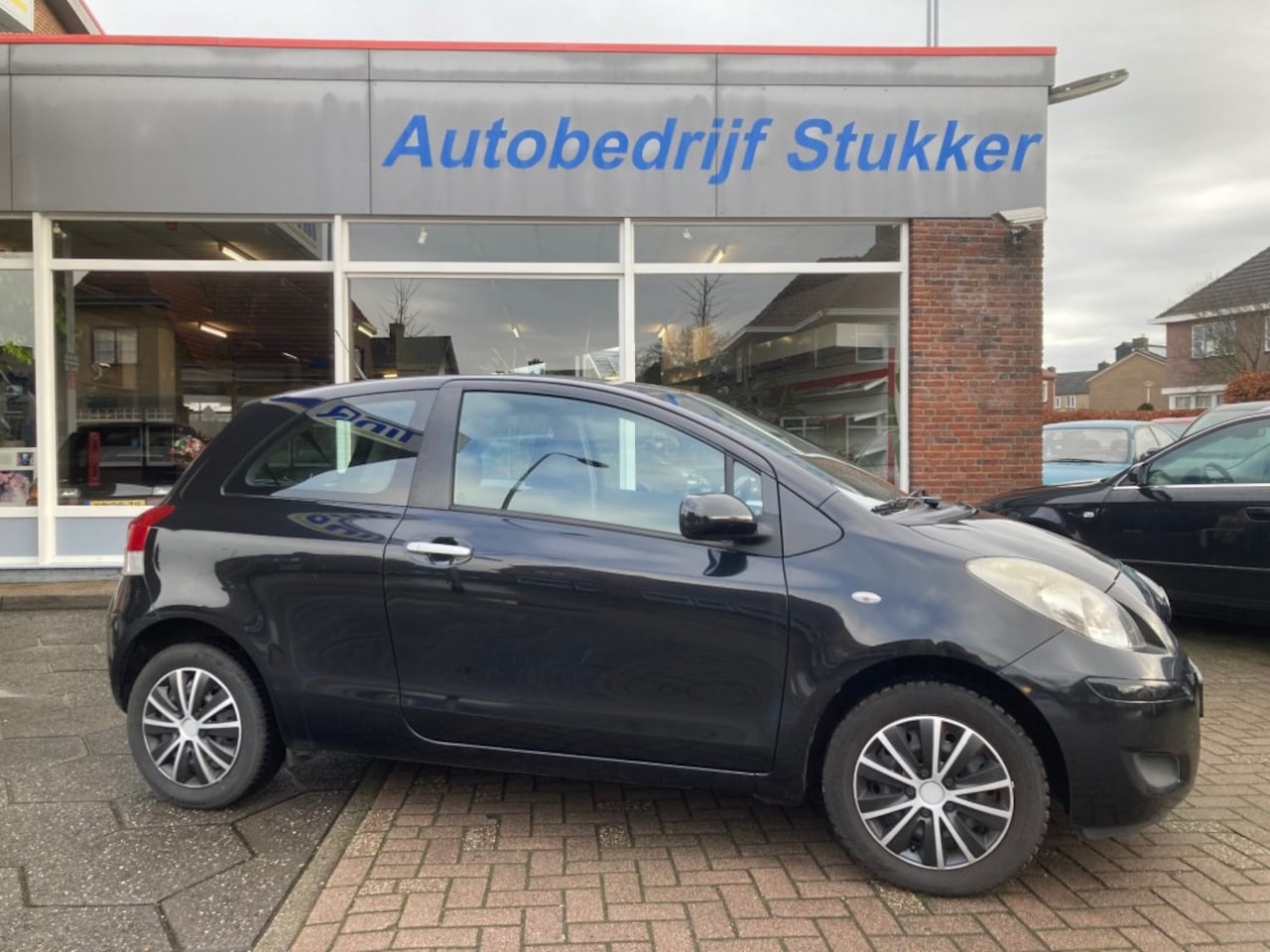 Toyota Yaris - 1.0 VVT-i Aspiration PDC Standkachel! - AutoWereld.nl