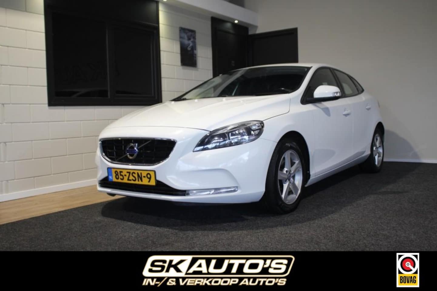 Volvo V40 - 1.6 T3 KINETIC NAP! CAMERA NAVI TREKHAAK CLIMA  ALL-IN PRIJS! - AutoWereld.nl