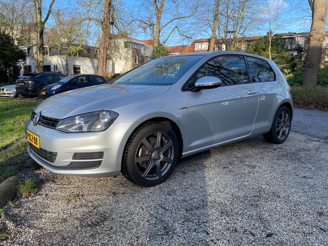 Volkswagen Golf - 1.2 TSI Highline R-Line - AutoWereld.nl