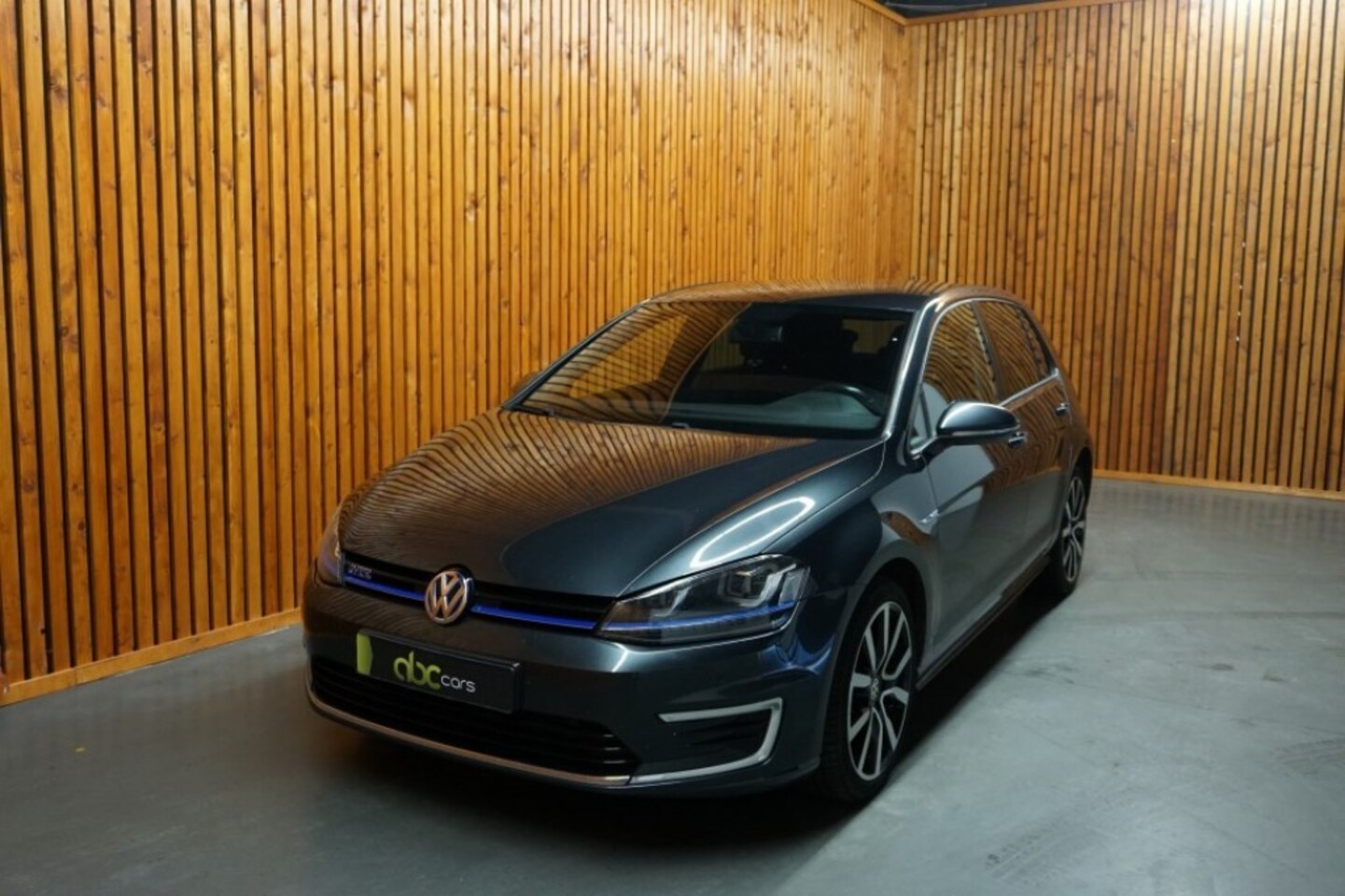 Volkswagen Golf - 1.4 TSI GTE DSG - AUTOMAAT/ CLIMA/ NAVI - AutoWereld.nl