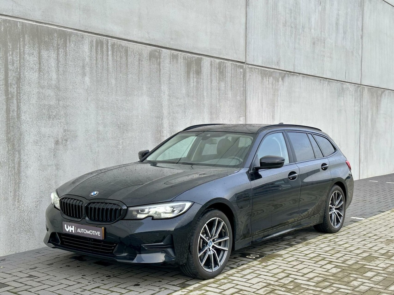 BMW 3-serie Touring - 320e - CarPlay - breedset - dig. dash - AutoWereld.nl