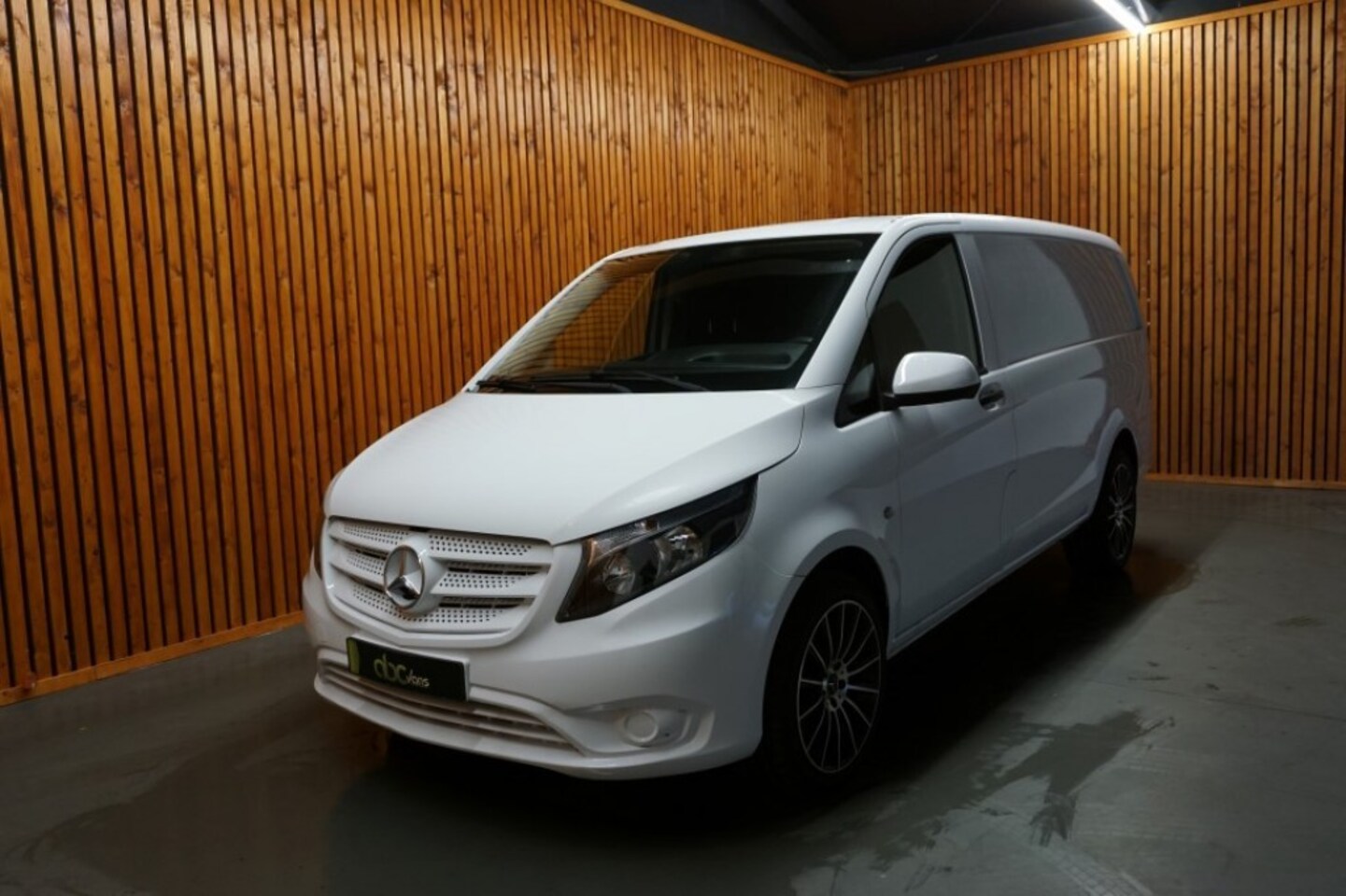 Mercedes-Benz Vito - 114 CDI LANG/ AIRCO/ 3 PERSOONS/ 63.000 KM - AutoWereld.nl