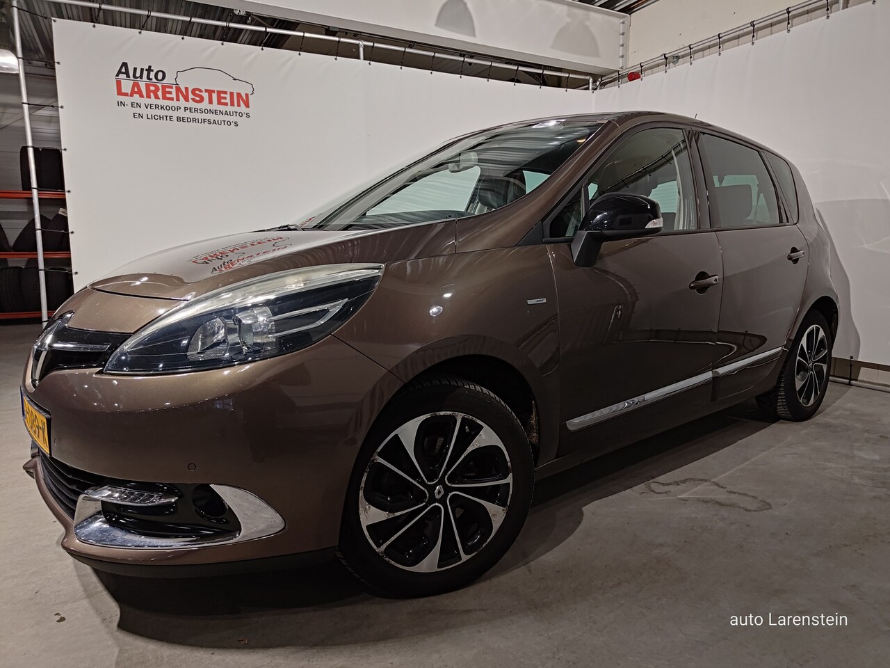 Renault Scénic - 1.2 TCe 132pk Bose Edition 96kw Navi / Cruise C./ A.Camera / Leer / Trekhaak - AutoWereld.nl