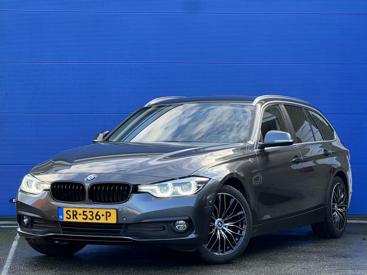 BMW 3-serie Touring - 3-Serie 2.0 High Executive | Automaat | Leder - AutoWereld.nl